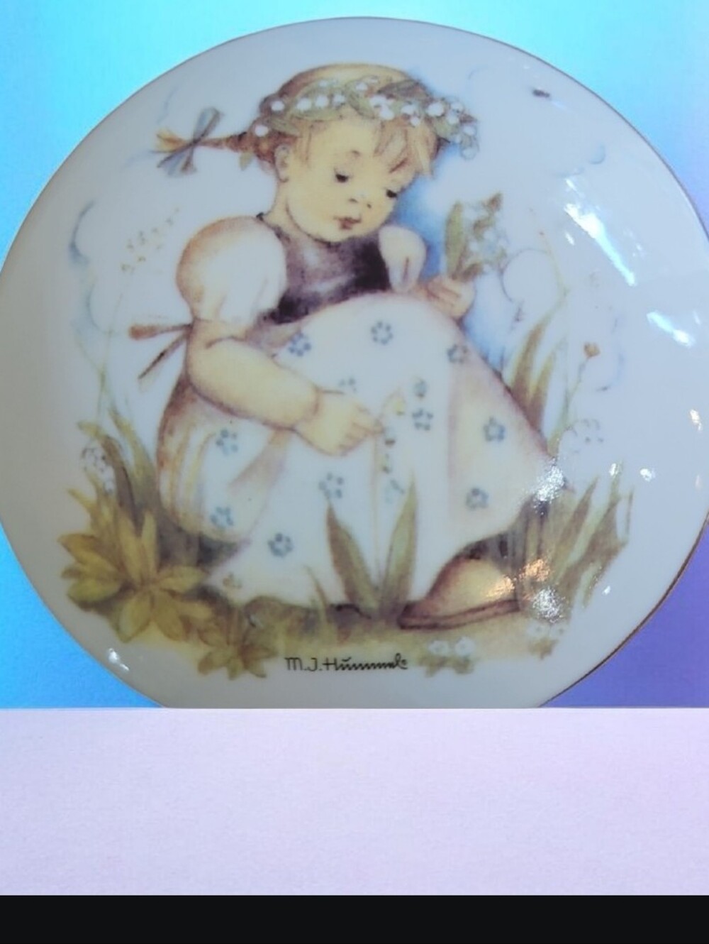 M.J. Hummel Lily Of The Valley  Vintage Reutte Porzellan Porcelain Trinket‎ Box